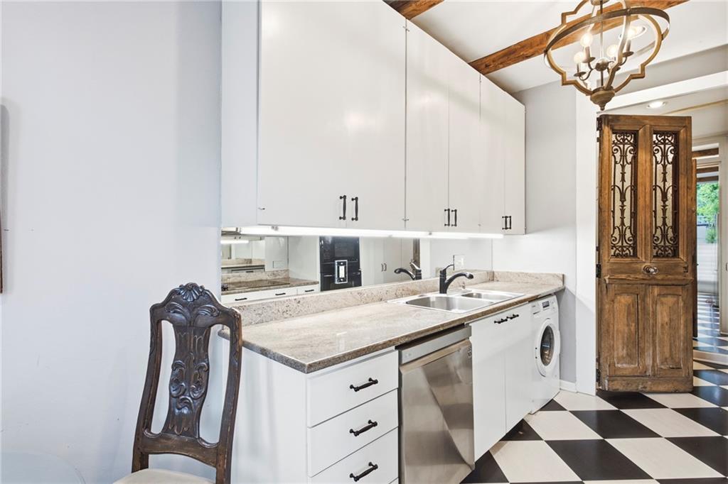 2575 Peachtree Road NE Unit 2E