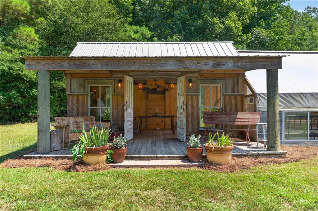 961 Birdie Road