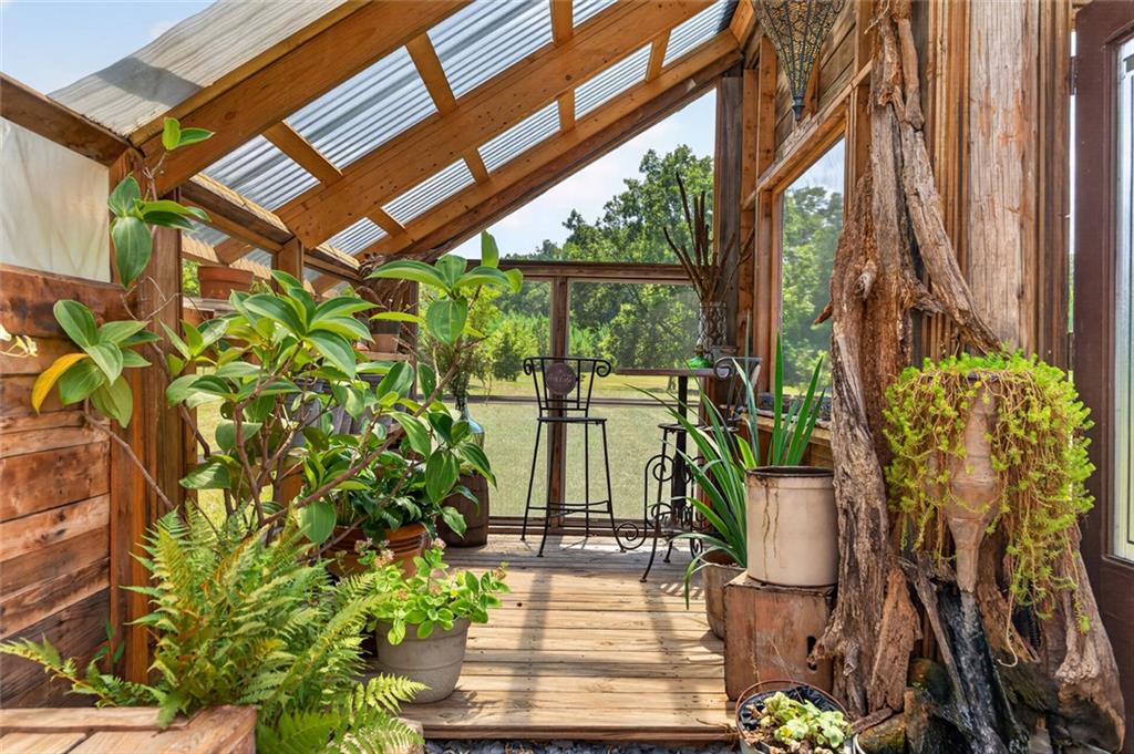 961 Birdie Road