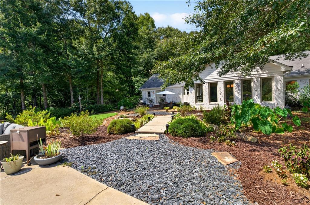 961 Birdie Road