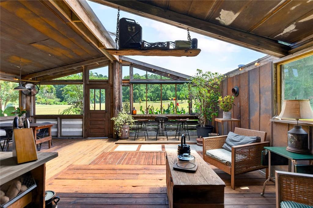 961 Birdie Road