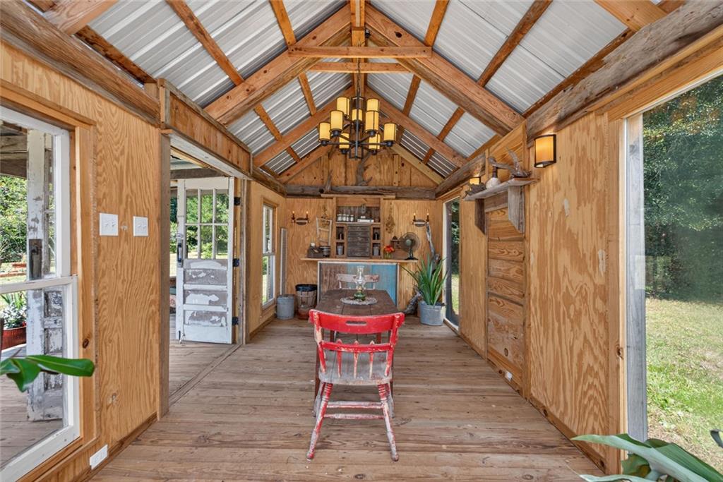 961 Birdie Road