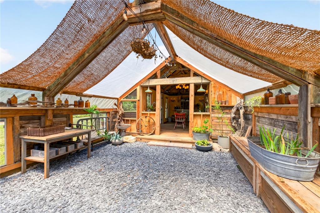 961 Birdie Road