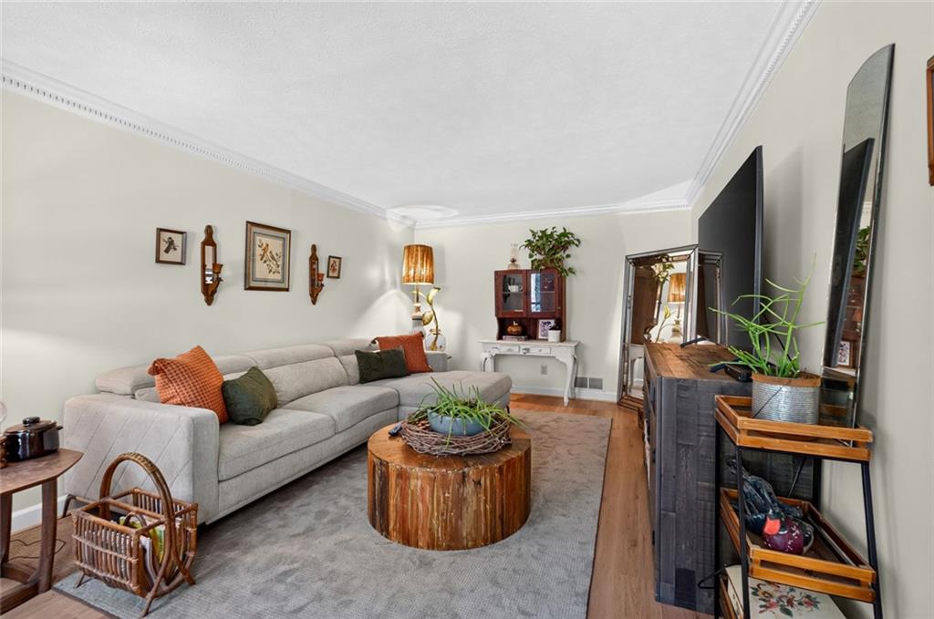 961 Birdie Road