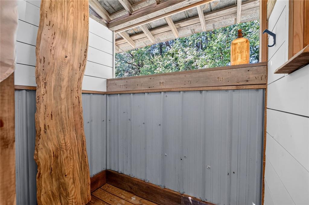 961 Birdie Road