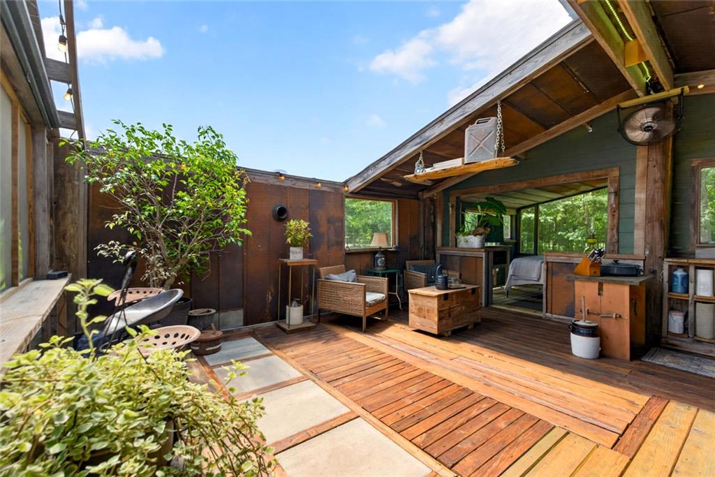 961 Birdie Road