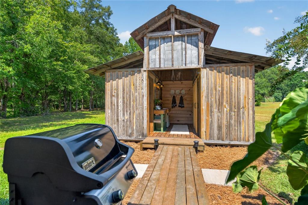 961 Birdie Road