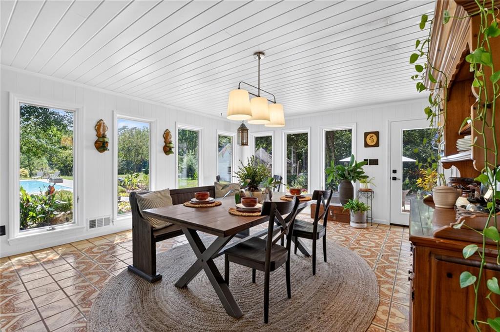 961 Birdie Road
