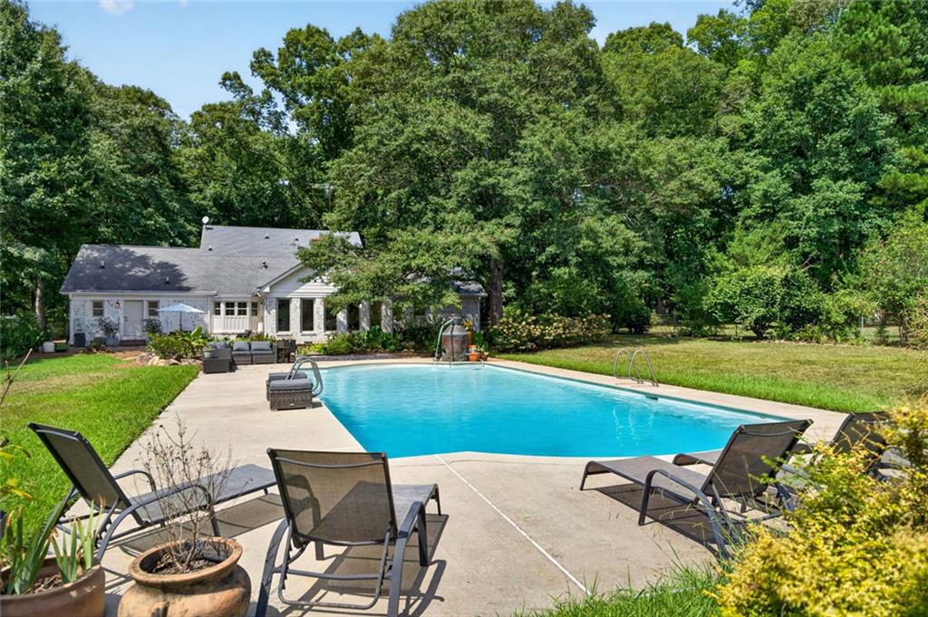 961 Birdie Road