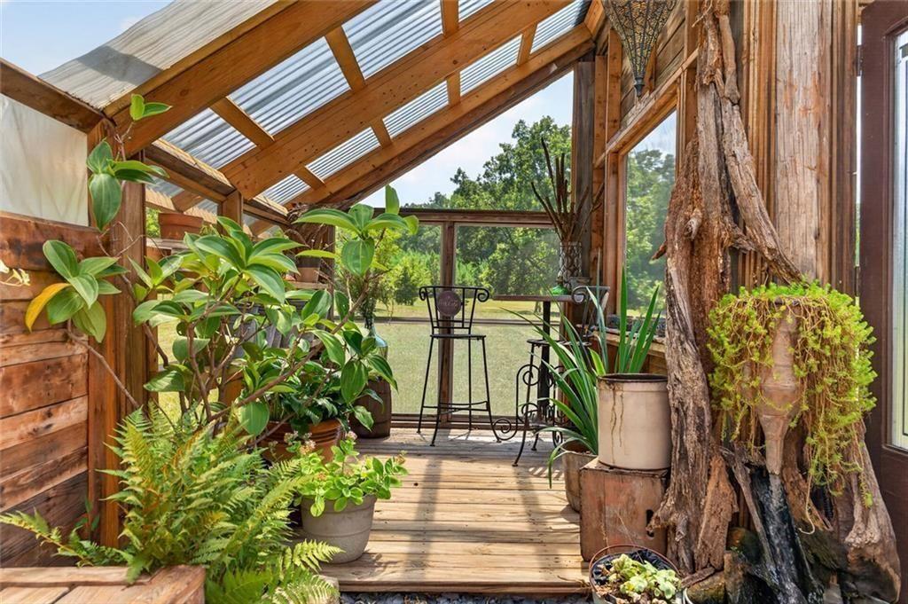 961 Birdie Road