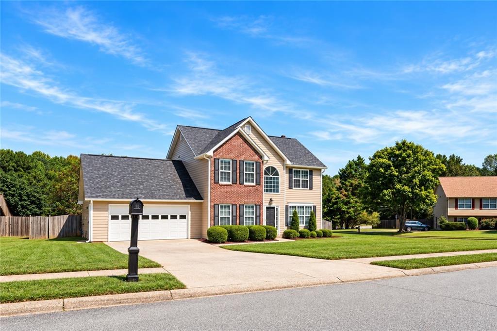 2586 Abbotts Glen Drive NW