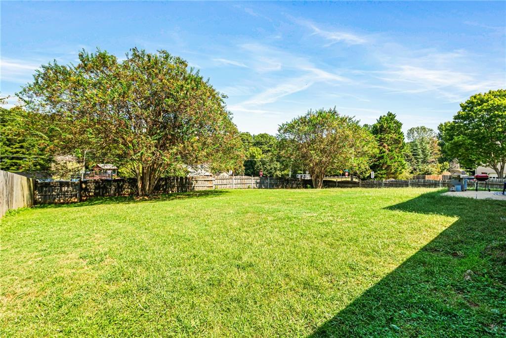 2586 Abbotts Glen Drive NW