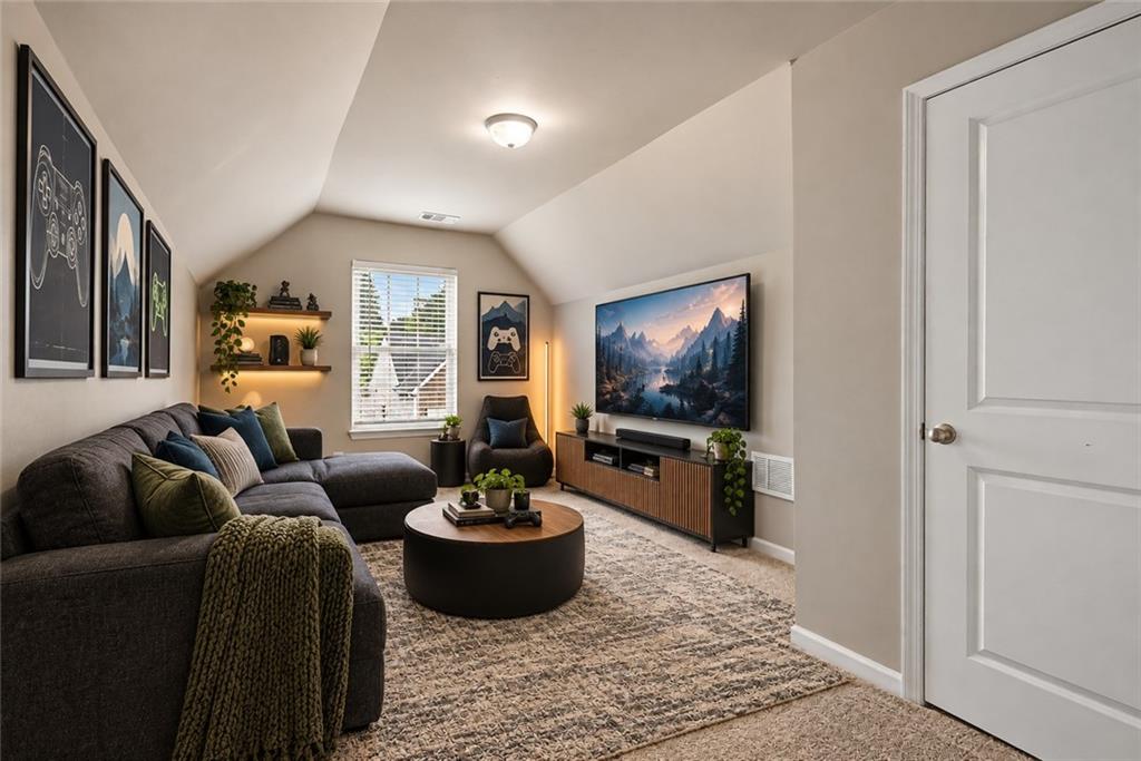 123 W Lexington Avenue