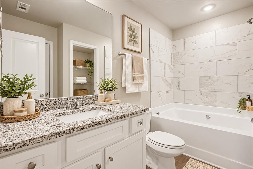 123 W Lexington Avenue