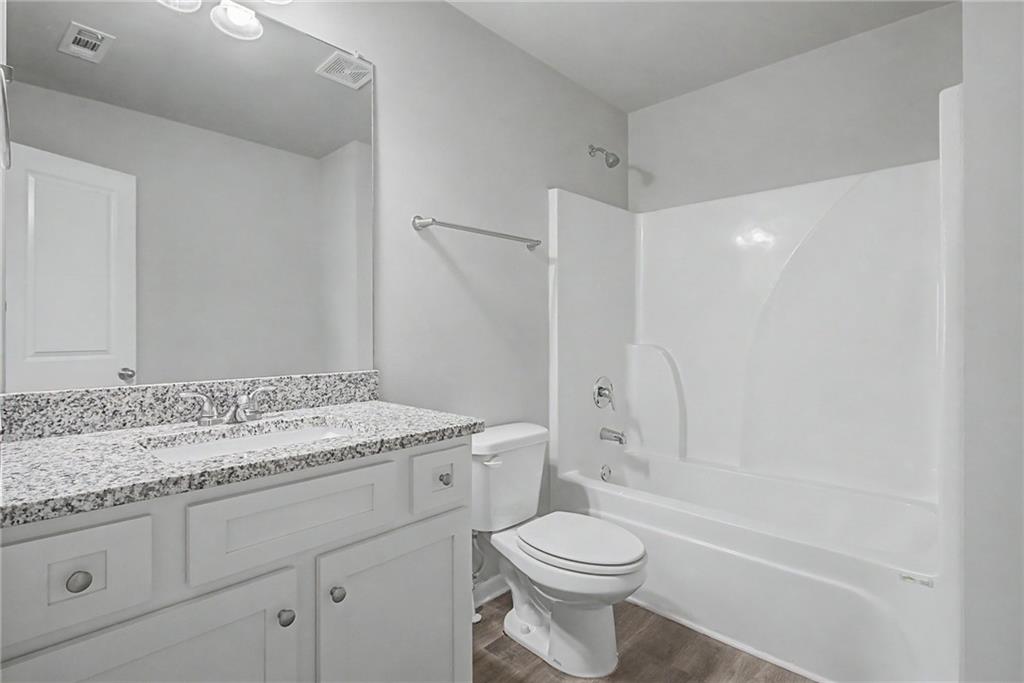 123 W Lexington Avenue