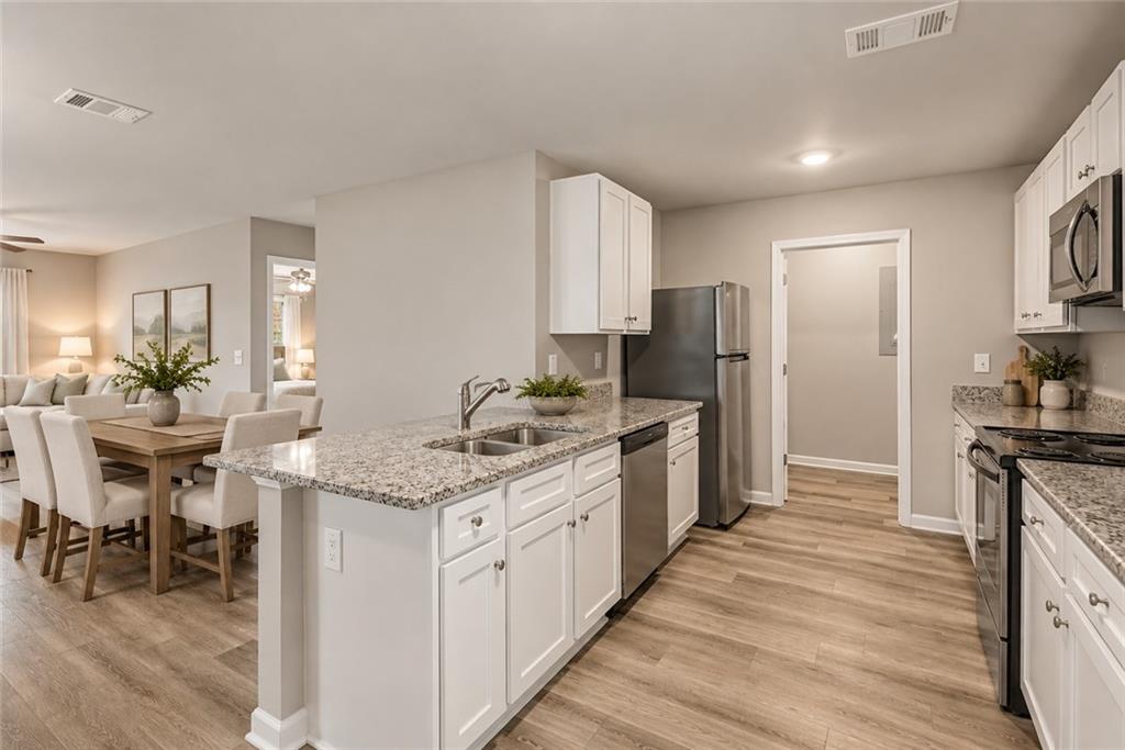 123 W Lexington Avenue