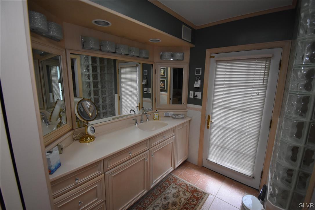 3557 Southwood Drive