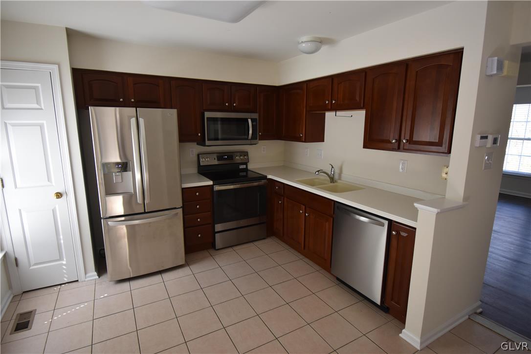 140 Knollwood Drive