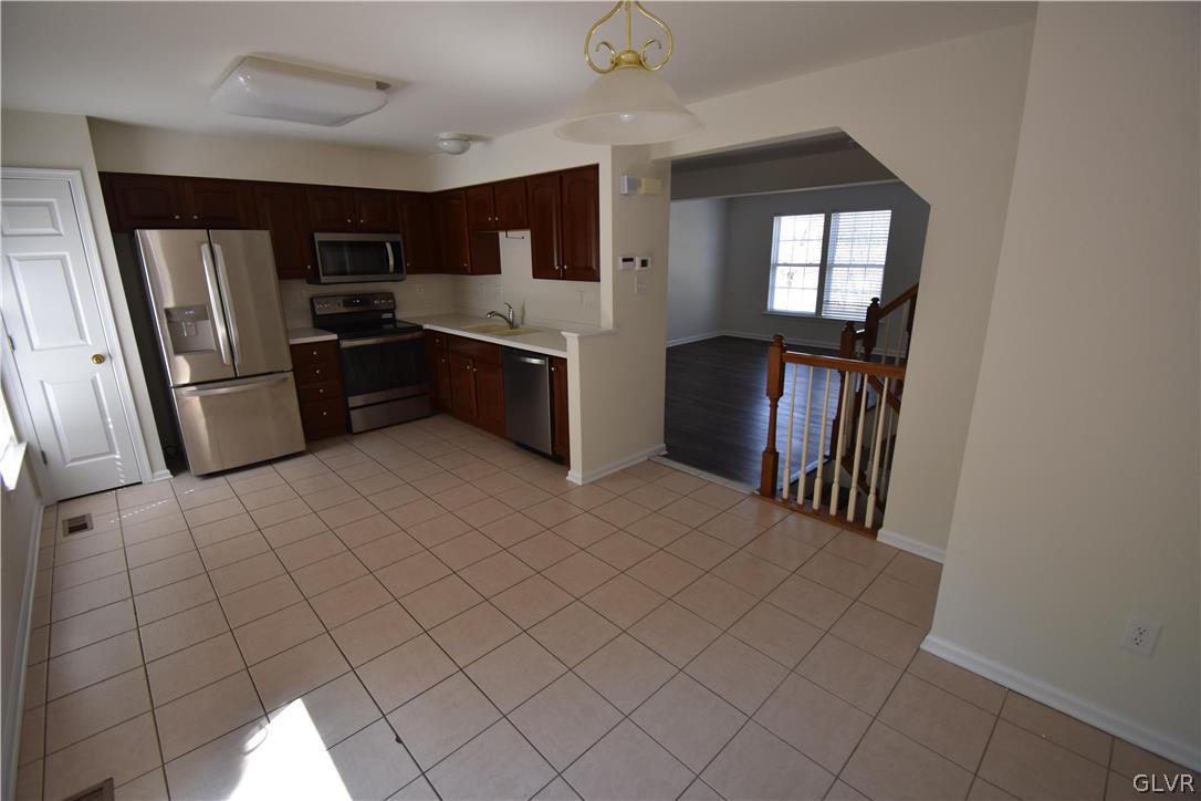 140 Knollwood Drive