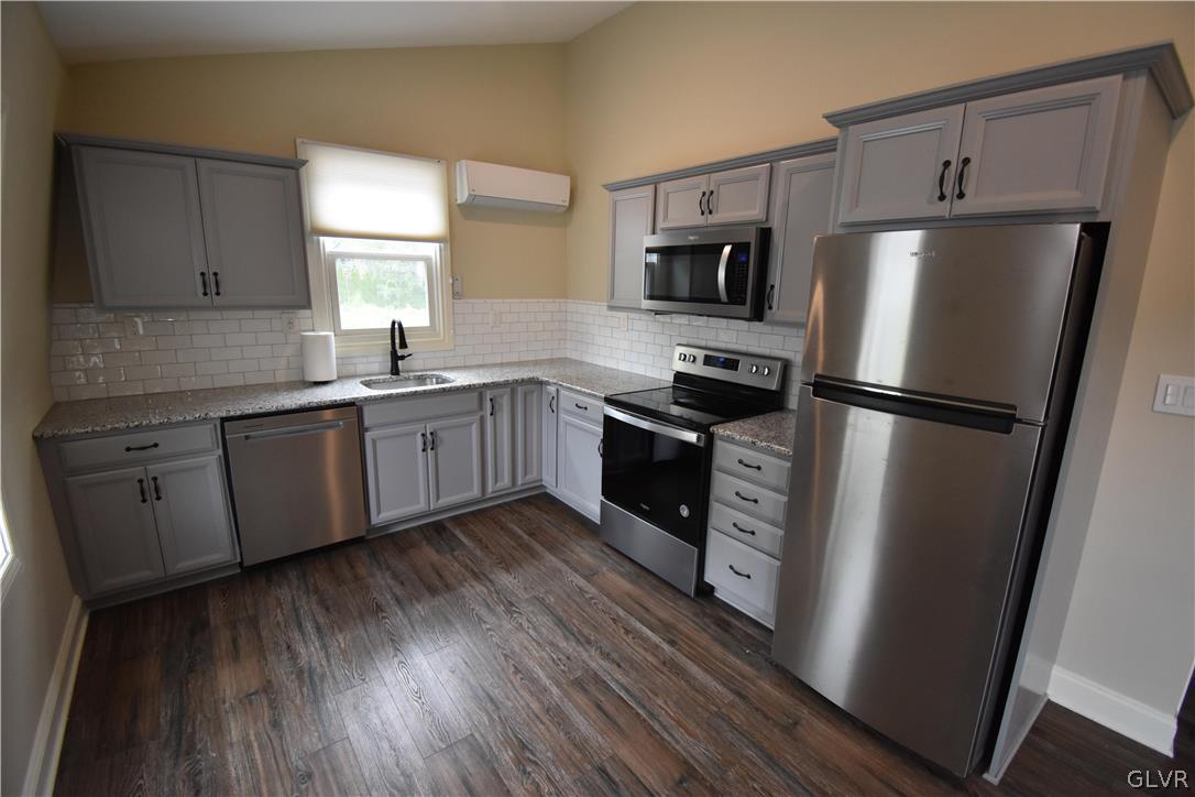 435 Ferry Street 3