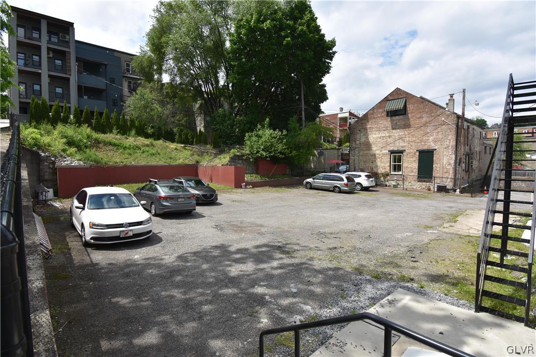 435 Ferry Street 3