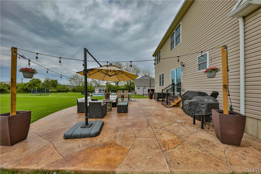 2704 New England Drive