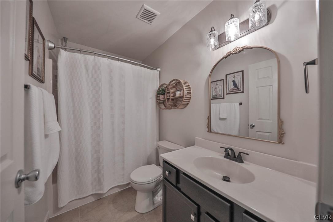 2704 New England Drive