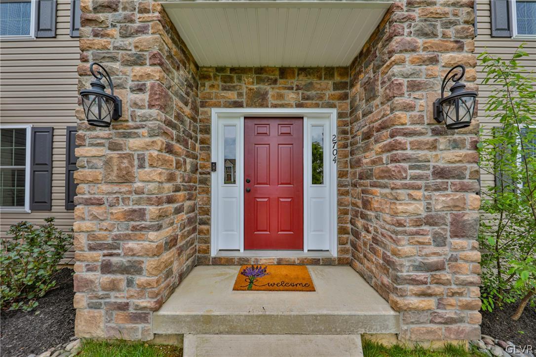 2704 New England Drive