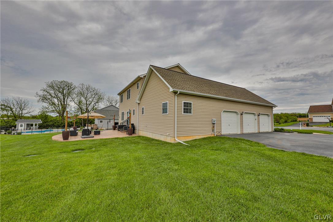 2704 New England Drive