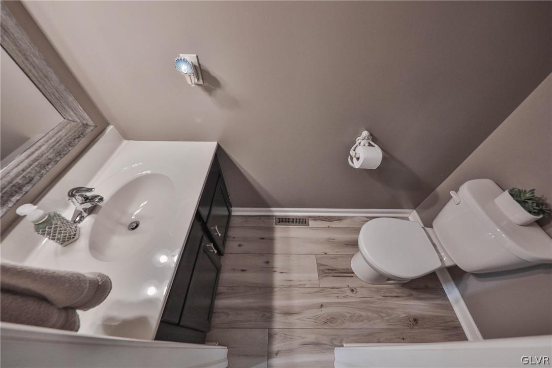 2704 New England Drive