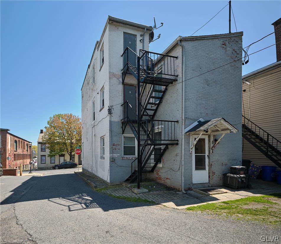 2527 South 6Th Street