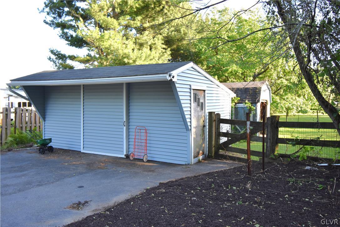 688 Youngs Hill Road