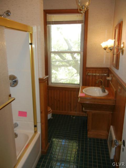 400 Porter Street