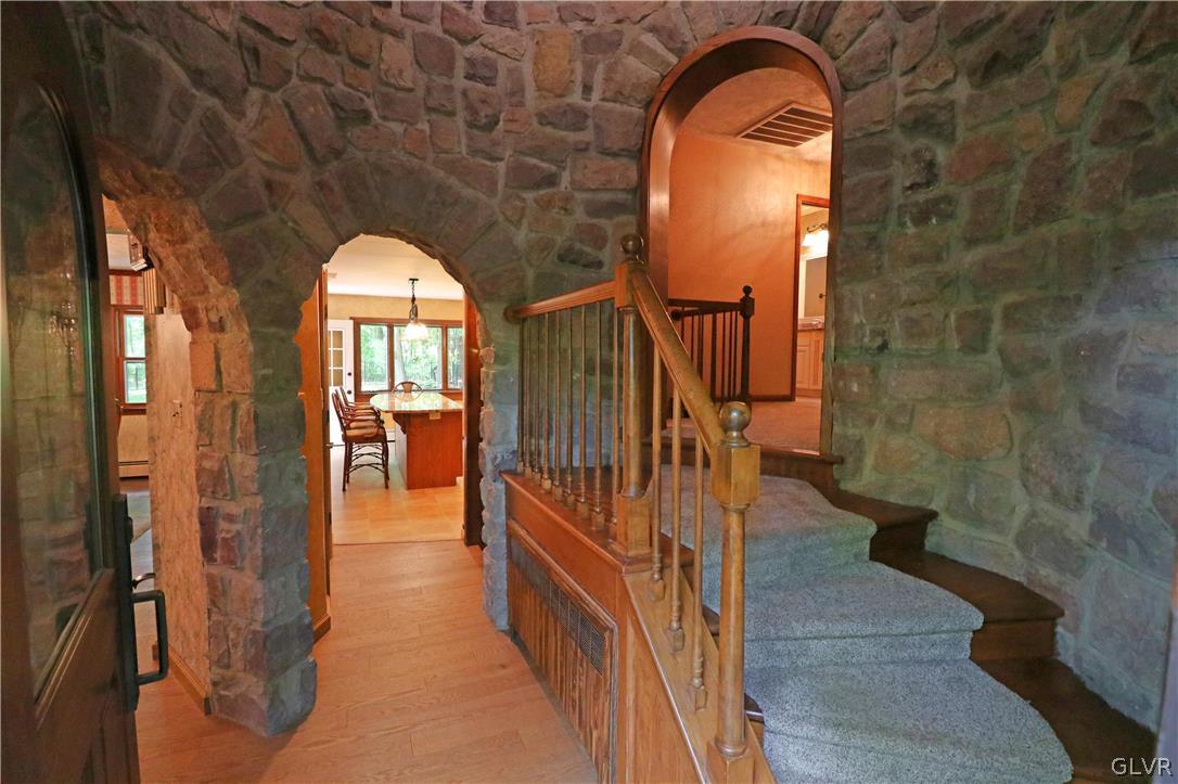 953 Fallen Oak Drive