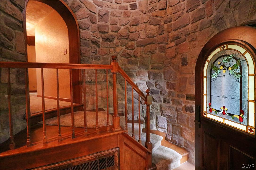 953 Fallen Oak Drive