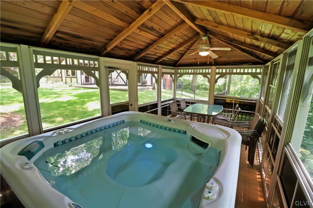 953 Fallen Oak Drive