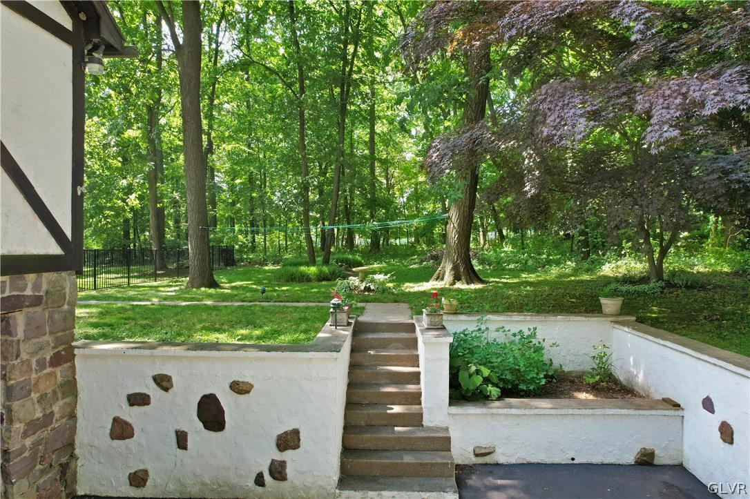 953 Fallen Oak Drive