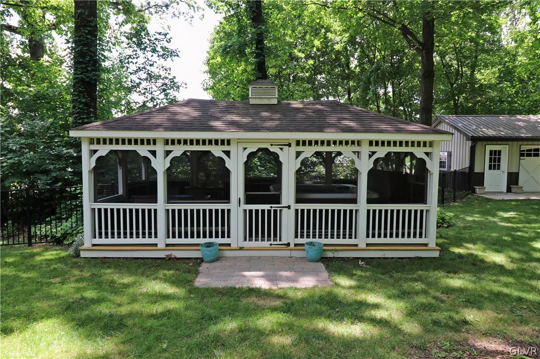 953 Fallen Oak Drive