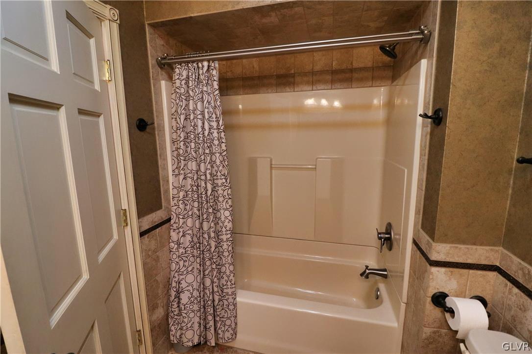 953 Fallen Oak Drive