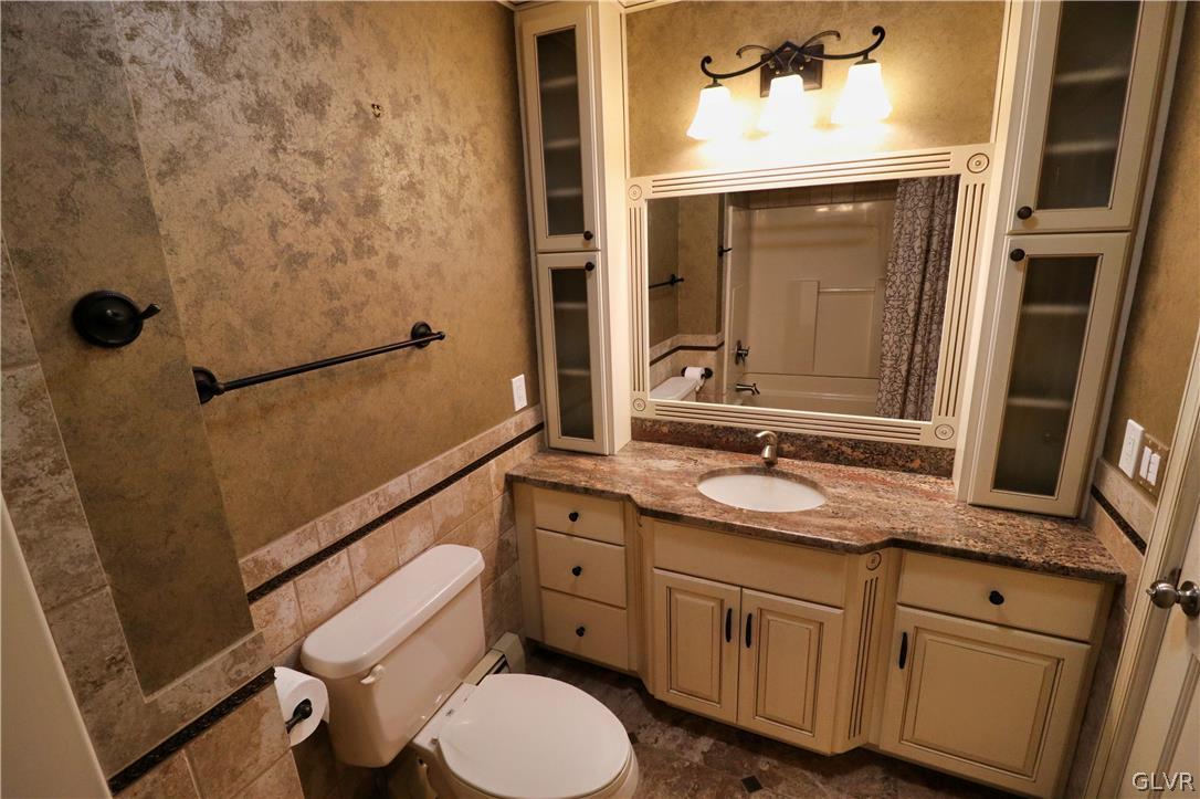 953 Fallen Oak Drive