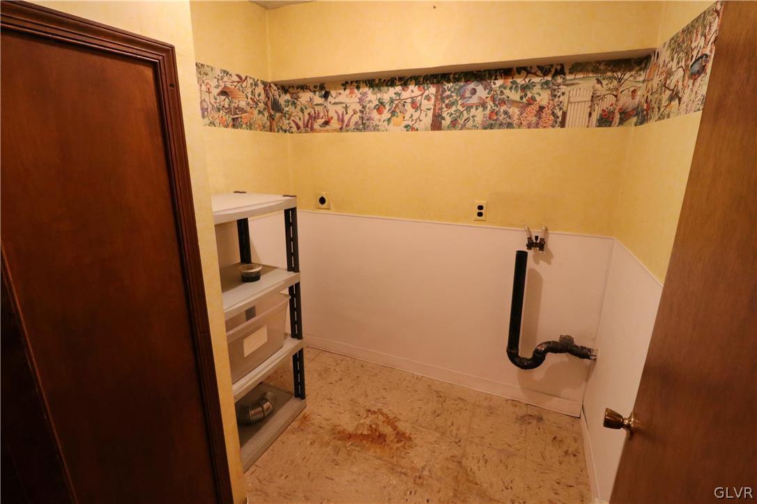 953 Fallen Oak Drive