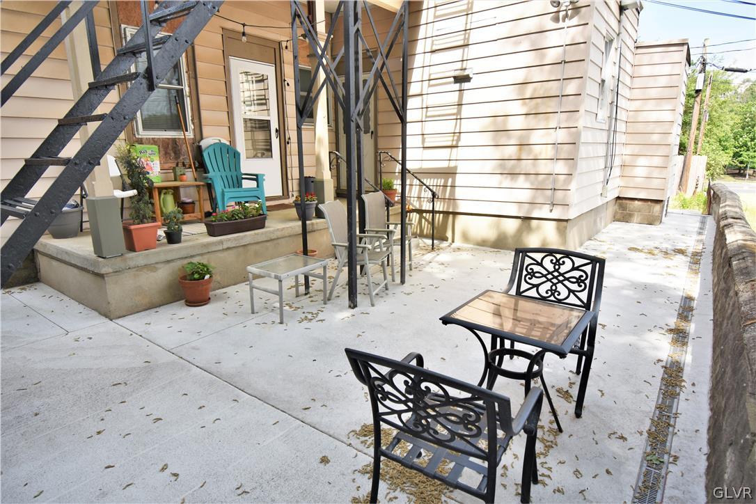 122 Spring Garden Street 1