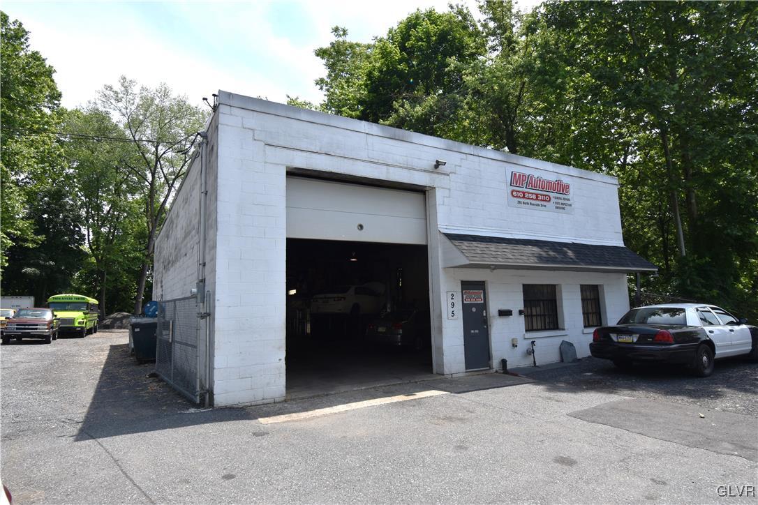 295 North Riverside Drive