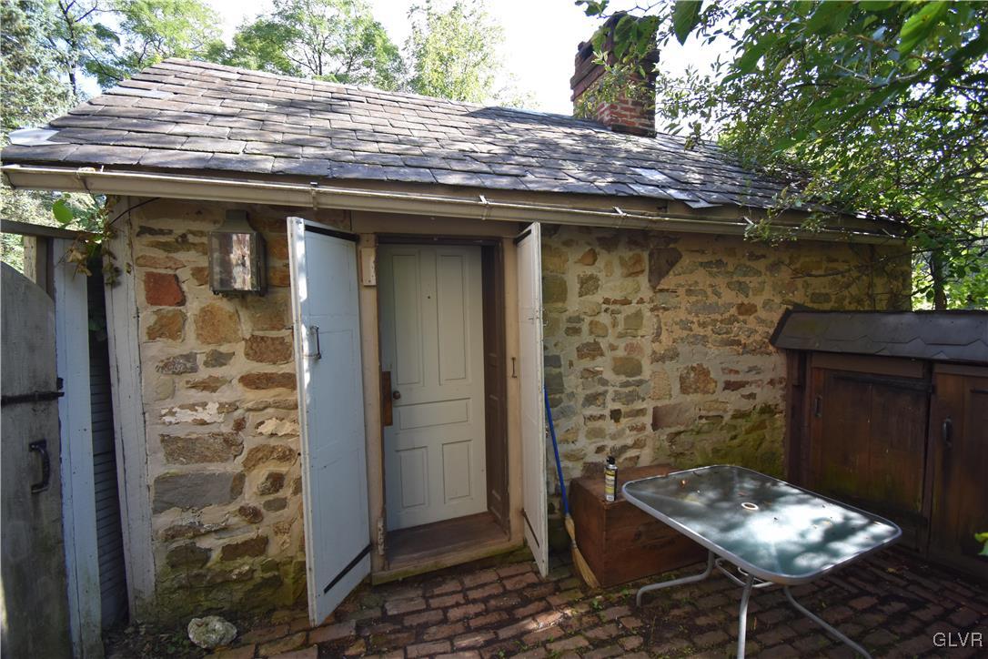 2022 Springtown Hill Road