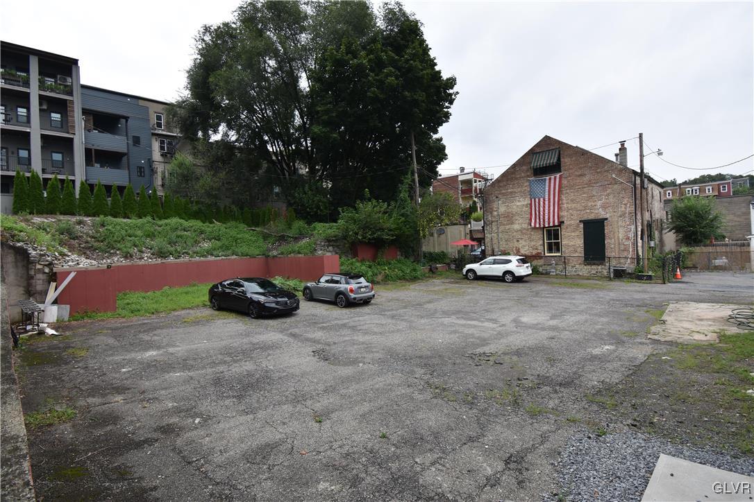 435 Ferry Street 2