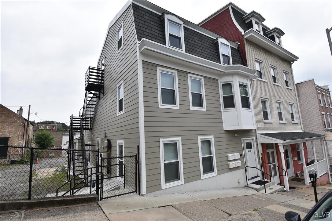 435 Ferry Street 2
