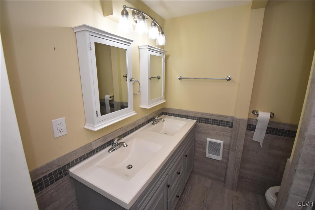 435 Ferry Street 2