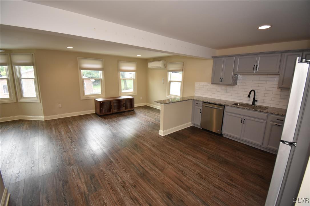 435 Ferry Street 2