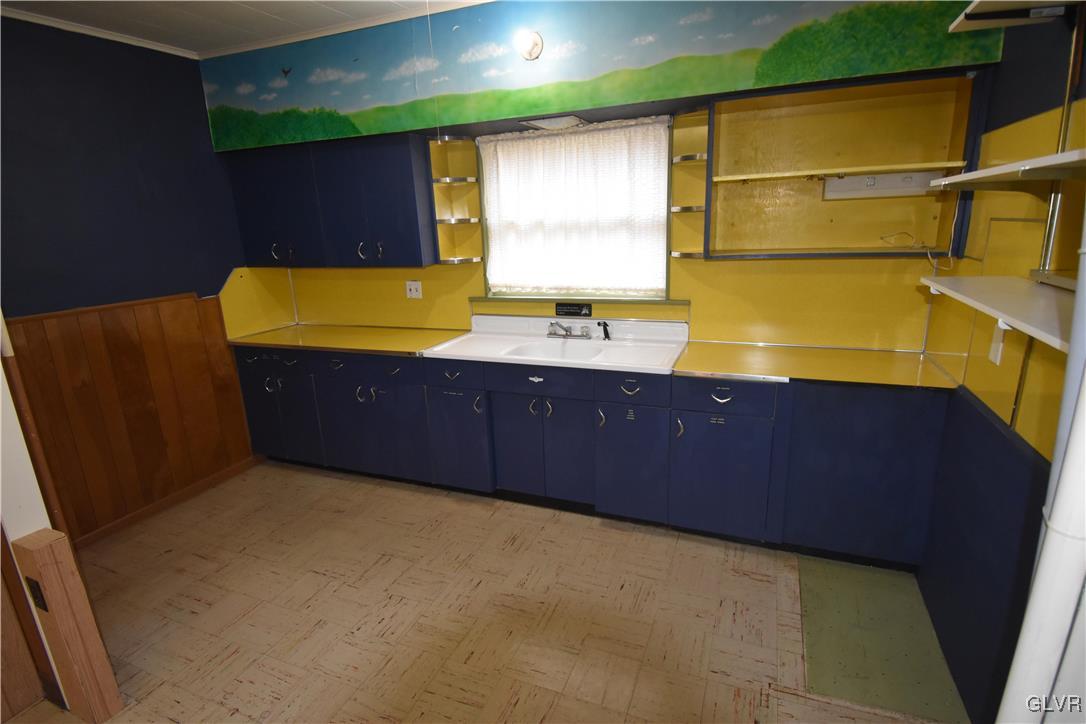 213 Cattell Street 1 st floor
