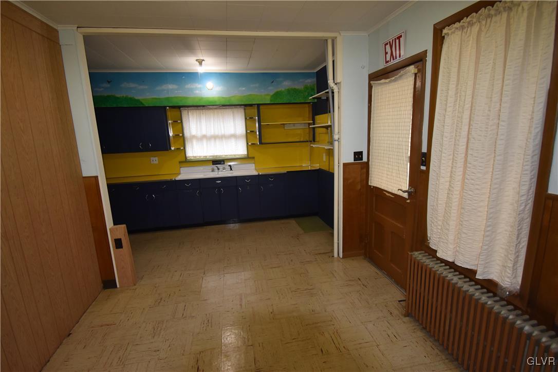 213 Cattell Street 1 st floor